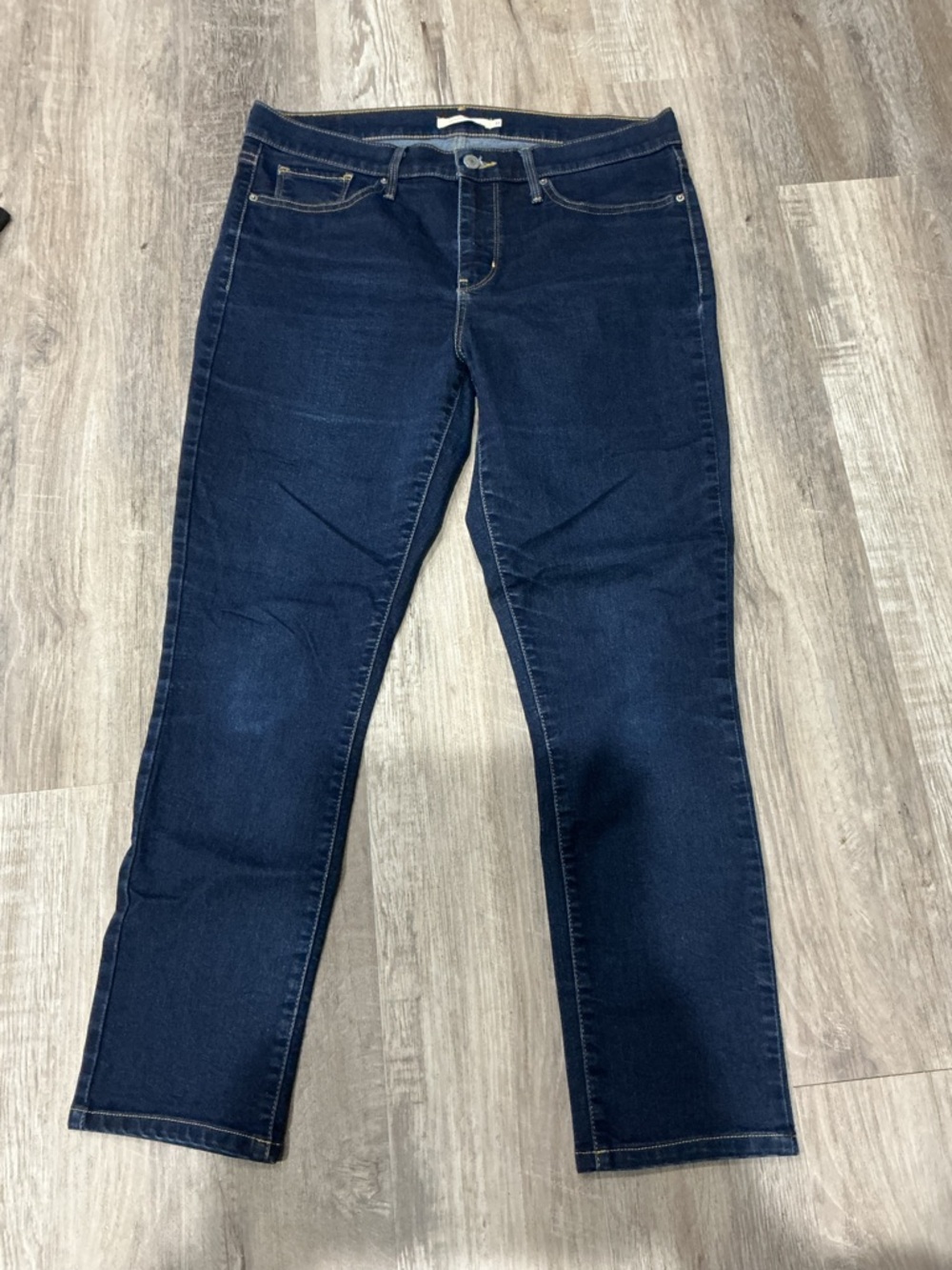 Women’s Straight-Leg Jeans in Dark Blue